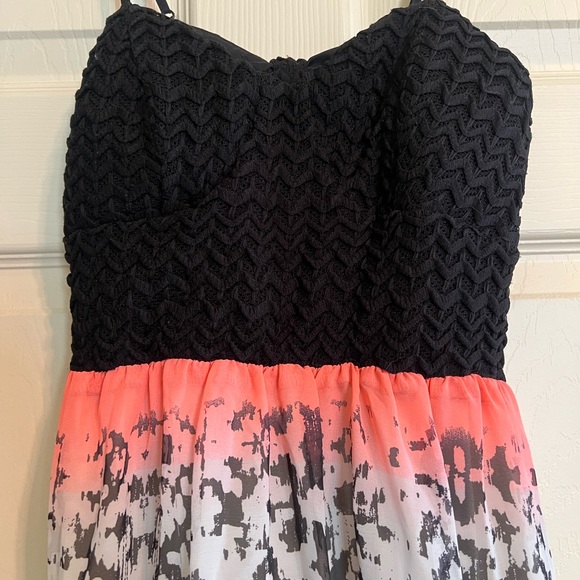 Dress - Picture 4 of 10